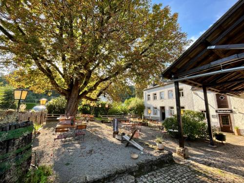 Korperich Apartment | Hinkelshof - als Ferienwohnung - Selbstversorgerküche & Aufenthaltsräume - Südeifel, Mullerthal, Vianden