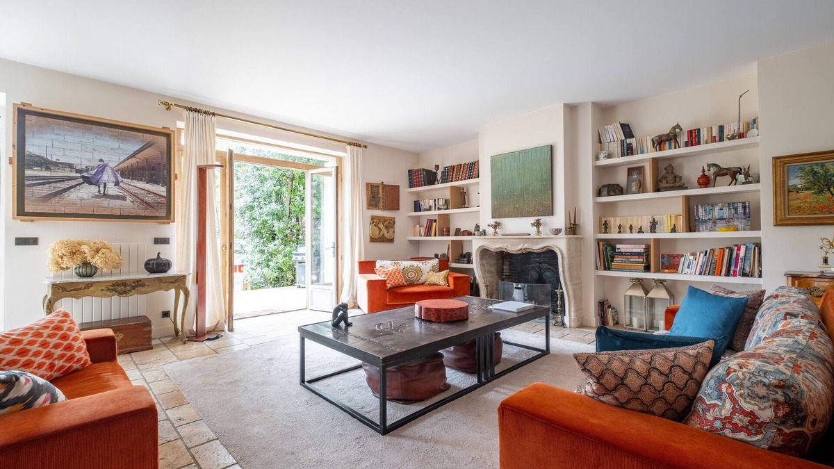 Parchamp–Albert Kahn Apartment | Hint of the Exotic, by Veeve