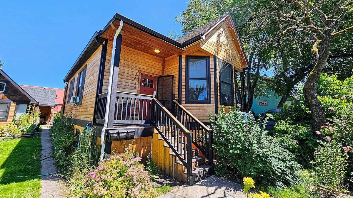 Overlook House | Hip and cozy dog-friendly Mississippi Victorian