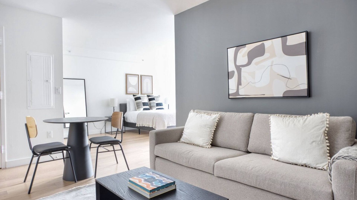 Back Bay East Apartment | Hip Back Bay Studio w/W/D, Gym & Roof, nr Copley Sq, by Blueground