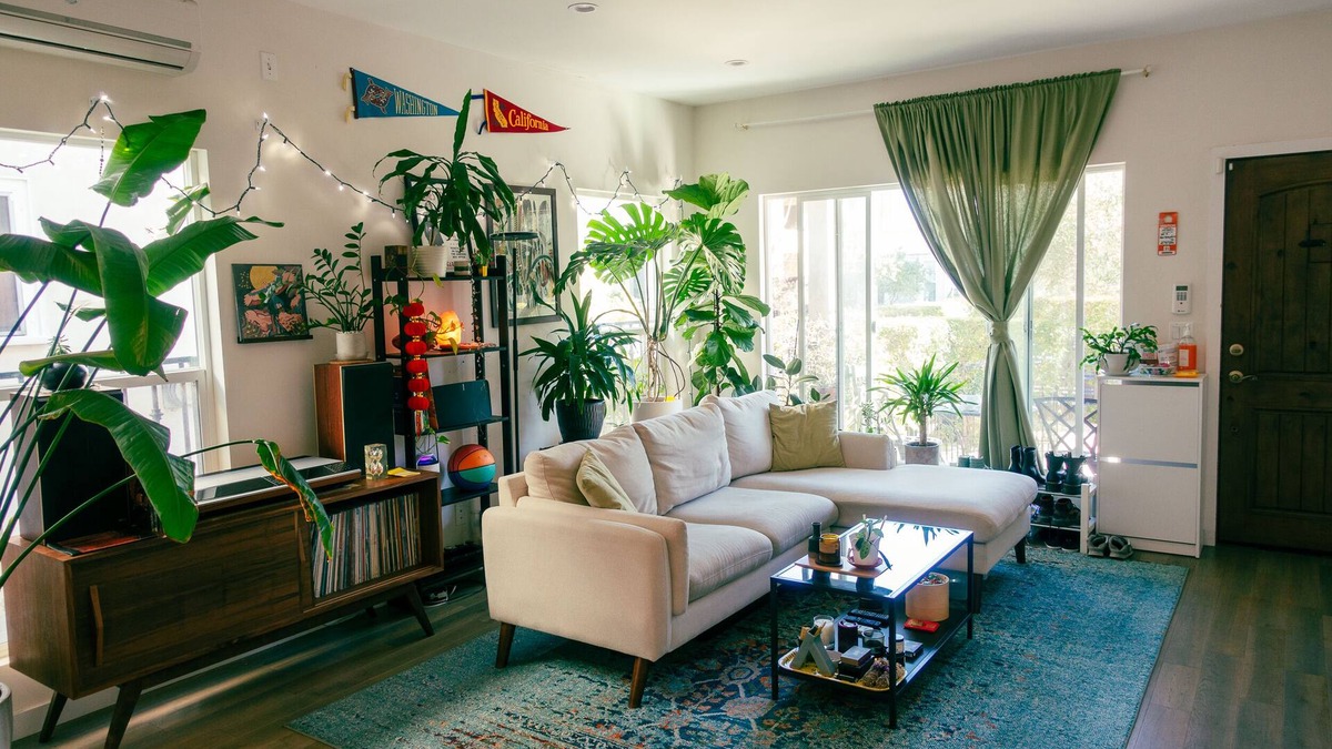 East Hollywood Apartment | Hip, Bright and Spacious Silver Lake/East Hollywood Apartment