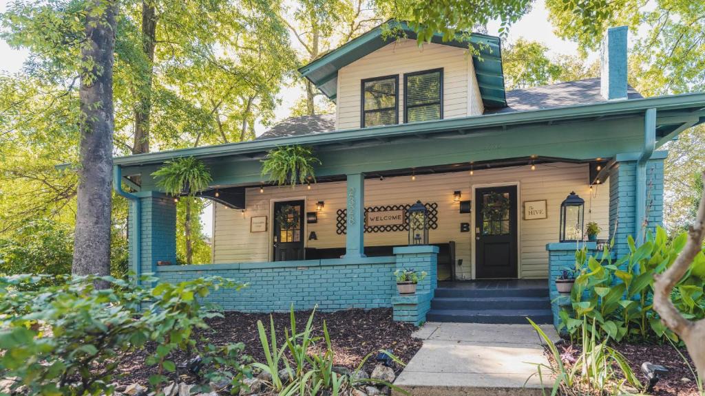 Five Points South House | Hip Duplex Near UAB Perfect For Groups