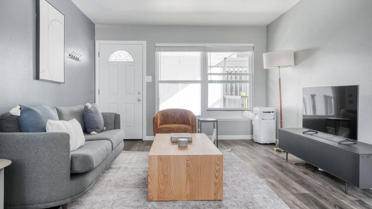 Central San Mateo Apartment | Hip San Mateo 1BR w/Pool & W/D, easy access to 101, by Blueground