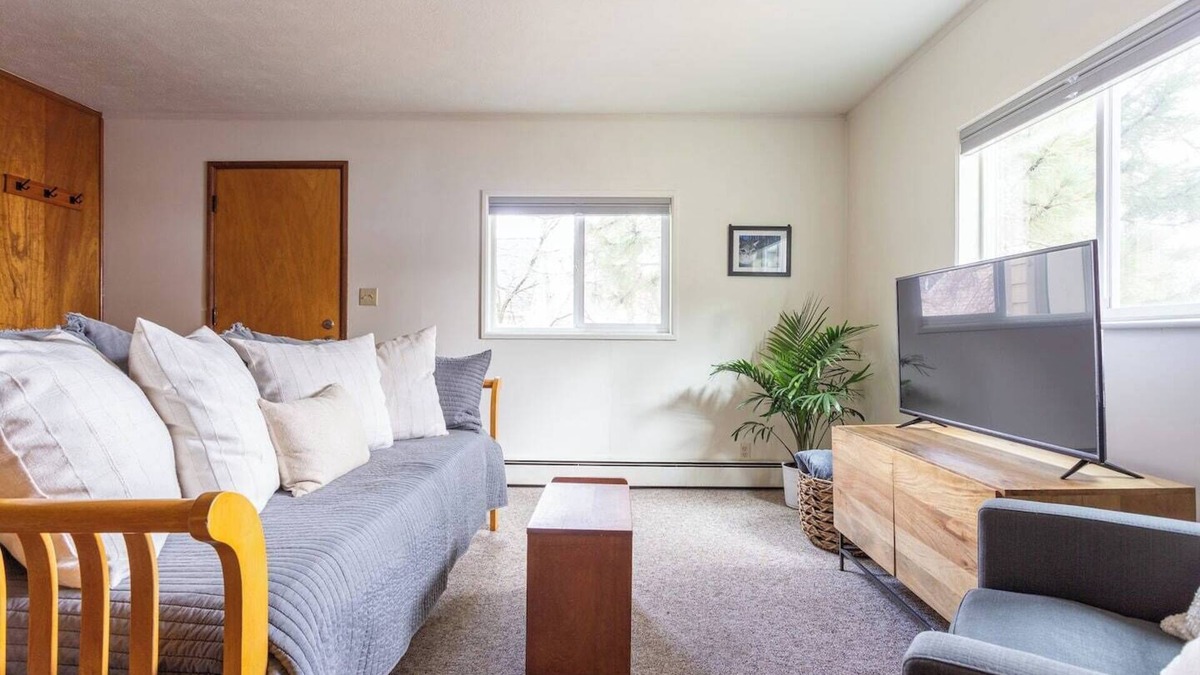 Rose Park Apartment | Hip Strip Haven | 4 Blocks to DT, River & Trails