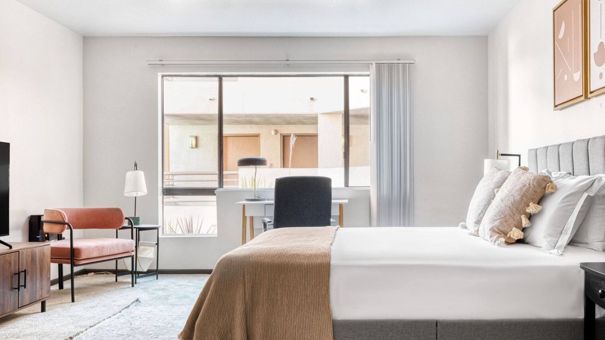 Studio City Apartment | Hip Studio City Studio w/Gym, Pool & W/D, near TJ & WF, by Blueground