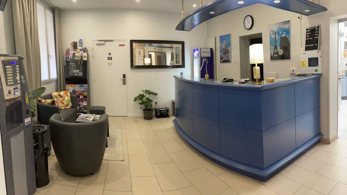Saint-Fargeau Hotel | Hipotel Lilas Gambetta