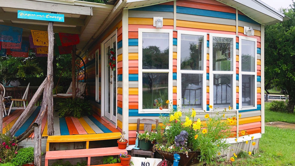 Concan House | Hippies & Cowboys: One bedroom tinyhome 2.6 miles from the Frio River