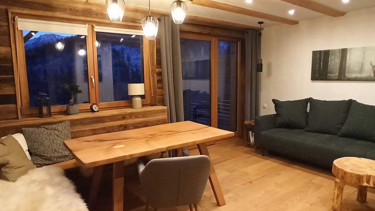 Nesselwaengle Apartment | Hirschblick-suite No. 1 - Bergfee Natur Appartements