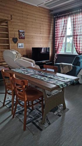 Kankaanpaa Apartment | Hirsi koulun jumppasalin yksiö