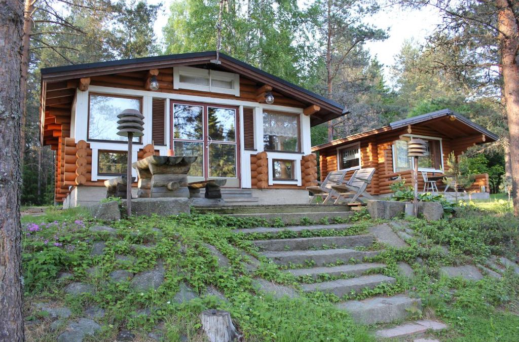 Karijoki Resort | Hirsimökki ja makuuaitta
