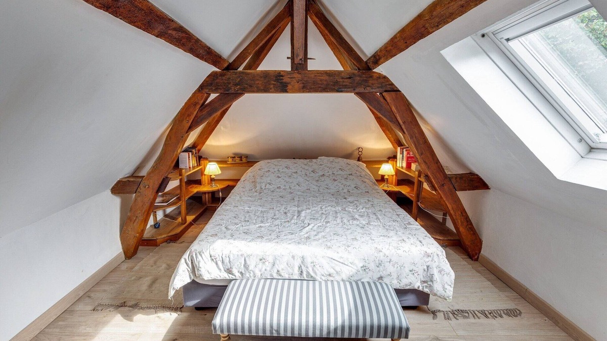 Saint-Laurent-des-Mortiers House | Historic Loire Hideaway