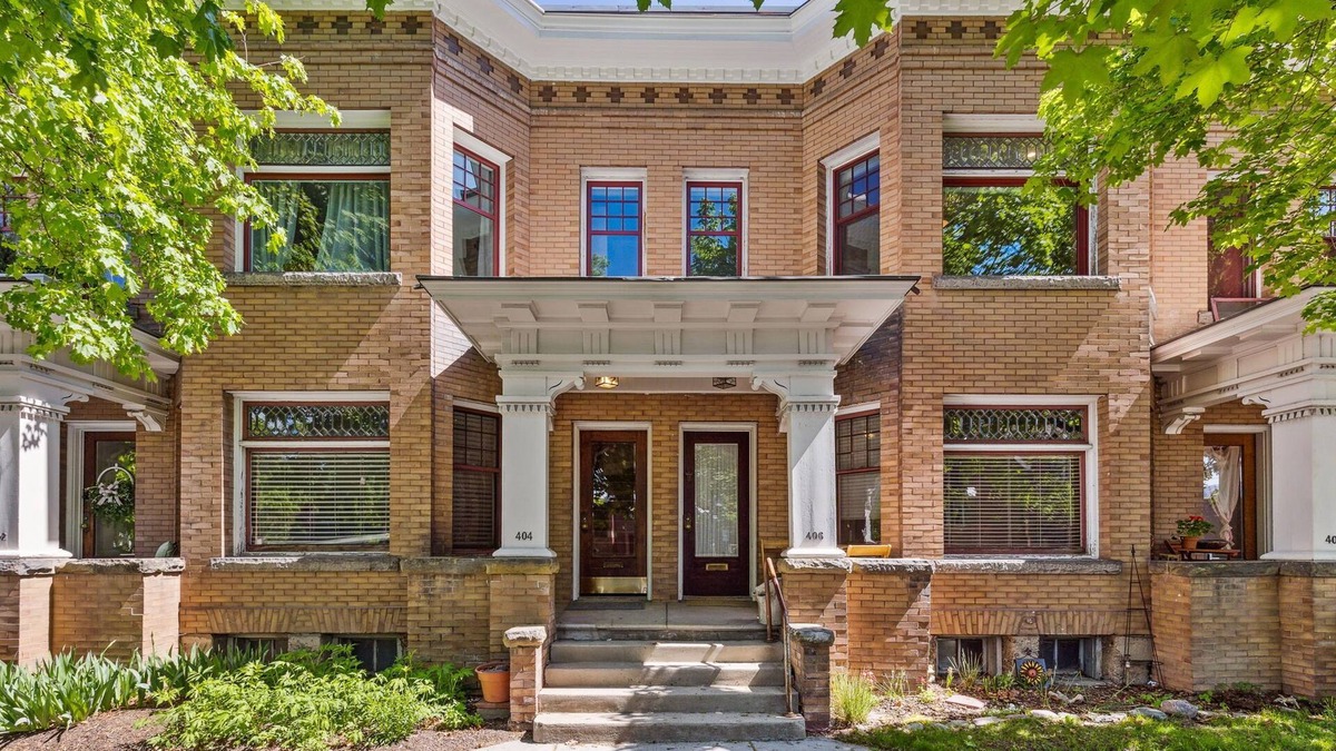 Rose Park House | Hist Mod Brownstone DT Missoula 2 Bed on MSO Hip Strip Near U of M