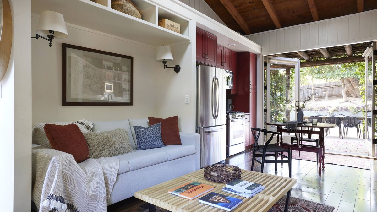 La Canada Flintridge House | Historic 1-bedroom Adobe Casita