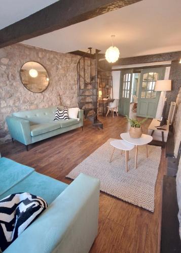 Heysham House | Historic 17th-Century Cottage with Hot Tub in Charming Heysham