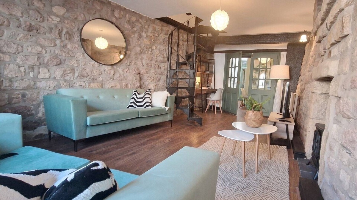 Heysham Cottage | Historic 17th-Century Cottage with Hot Tub