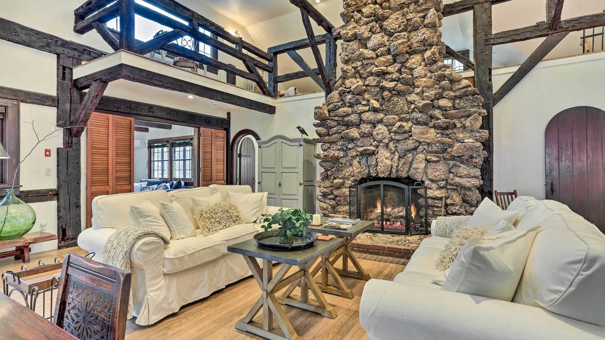 Middle Hope Cottage | Historic 1800s Cornwall-On-Hudson Cottage!