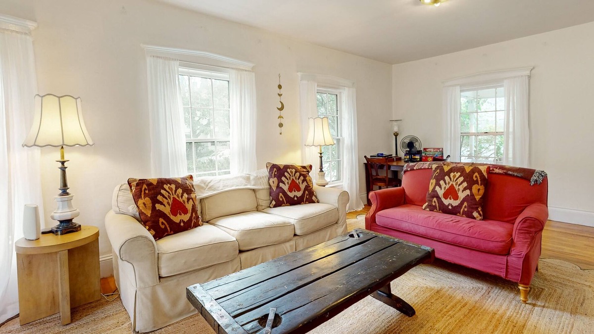Montpelier House | Historic 1860s farmhouse with a large yard, washer/dryer, & deck