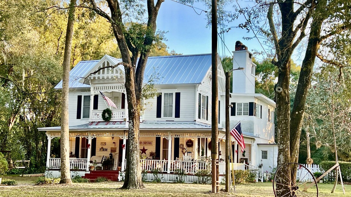 Sorrento Other | Historic 1920 Farmhouse on 6 acres,Huge Pool, Chef’s Kitchen,minutes to Mt Dora!