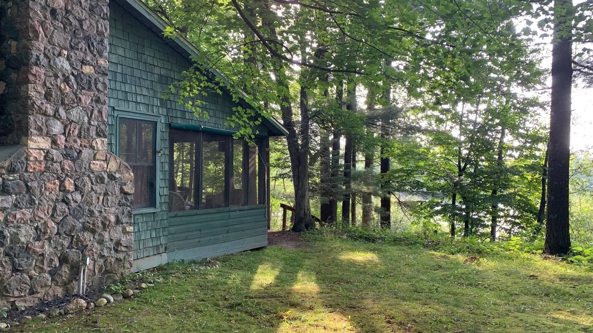 Waupaca Cottage | Historic 1920s Cabin on Waupaca Chain O' Lakes