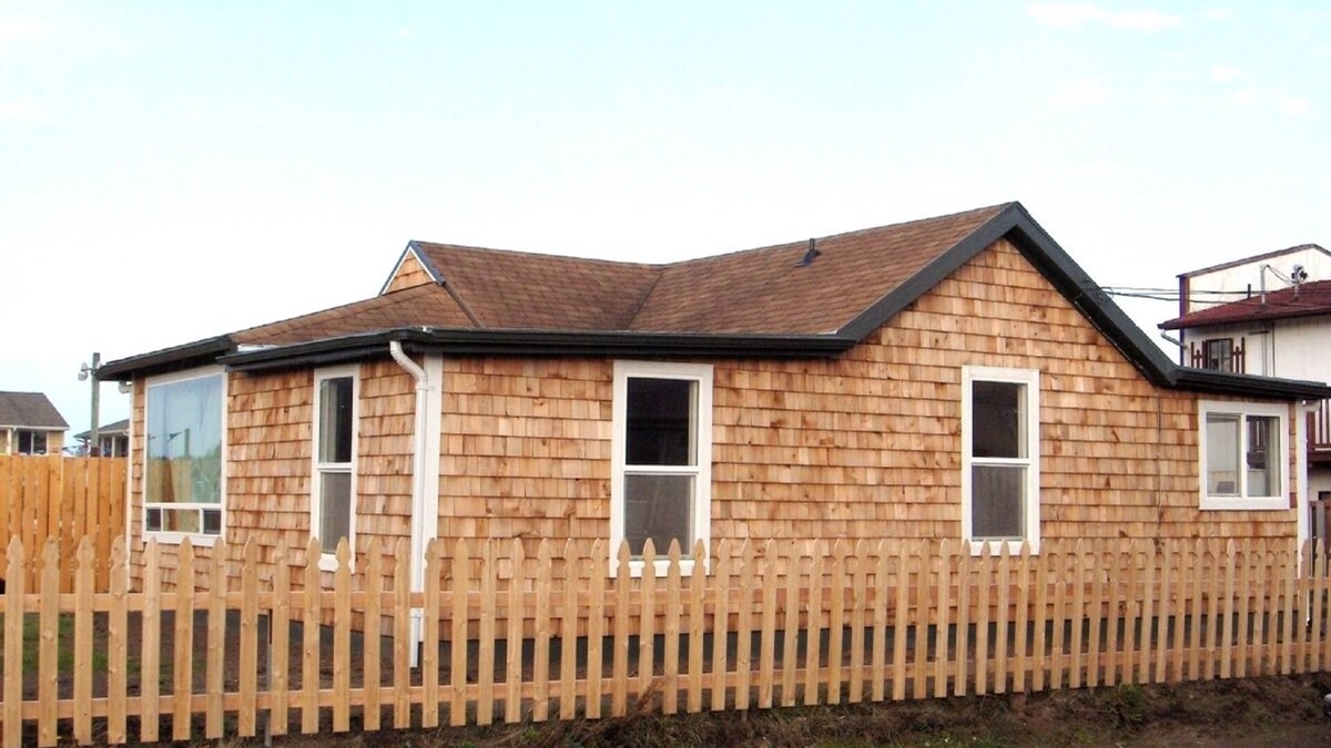 Long Beach Cabin | Historic 1920s Cabin Downtown: across street from Ocean one block from main