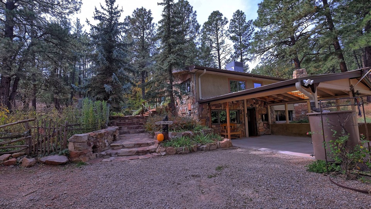 Sandia Park Country Club Apartment | Historic 1925 Pine Cone Inn