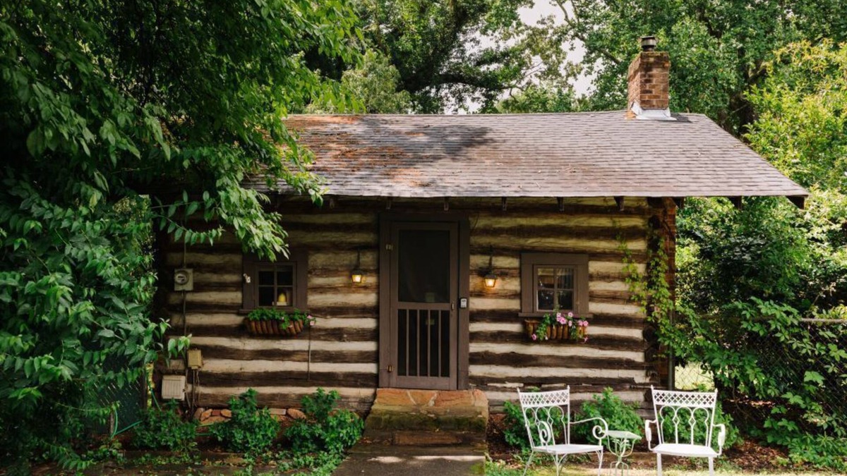 Sans Souci Cabin | Historic 19th Century Cabin in Greenville