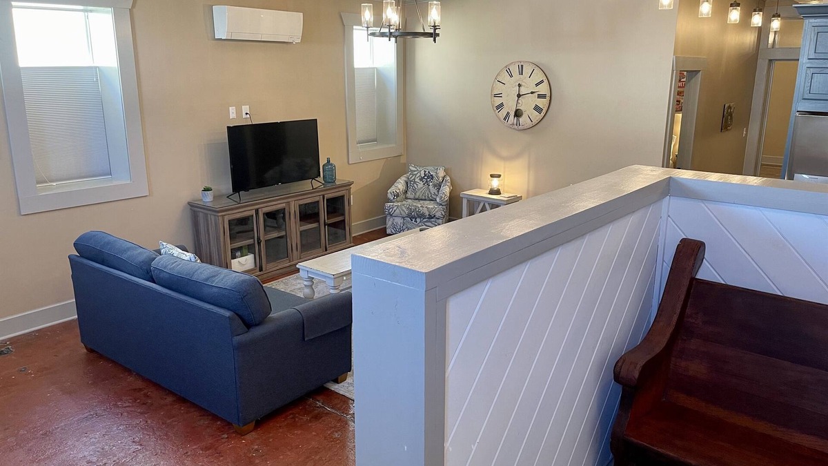 Mountain Home Apartment | Historic 2 bed 2 bath downtown