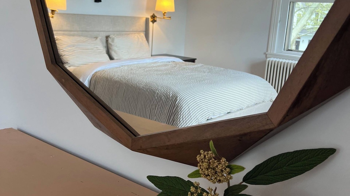 Bethlehem Apartment | Historic 2-bedroom apartment with WiFi, AC in fabulous Bethlehem