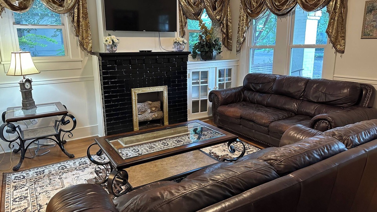 Brookhaven House | Historic 3-bedroom house with AC in charming Brookhaven