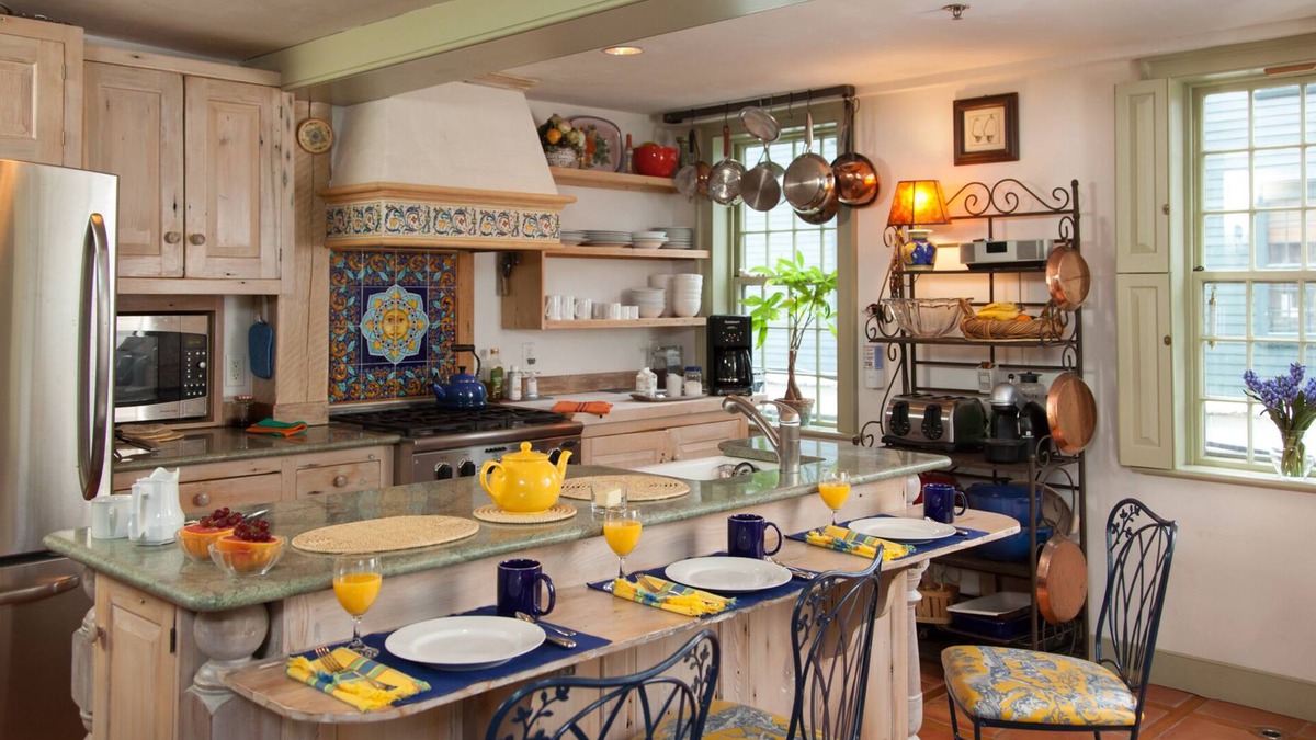 The Point House | Historic 302 year old, Award winning, whole house rental by the water.