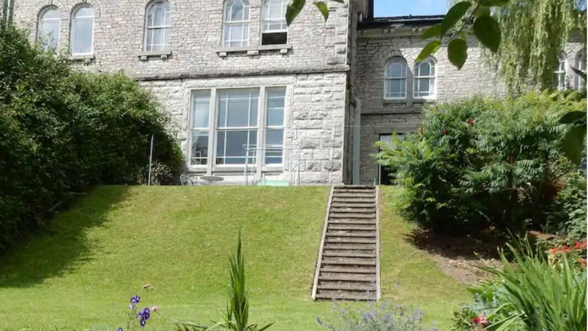 Kendal House | Historic 4 bedroom Lake District house with stunning views