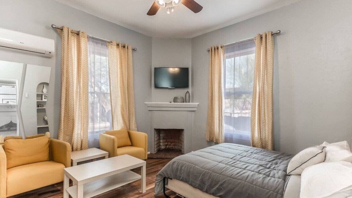 West University House | Historic 4th Ave Sunshine Suite