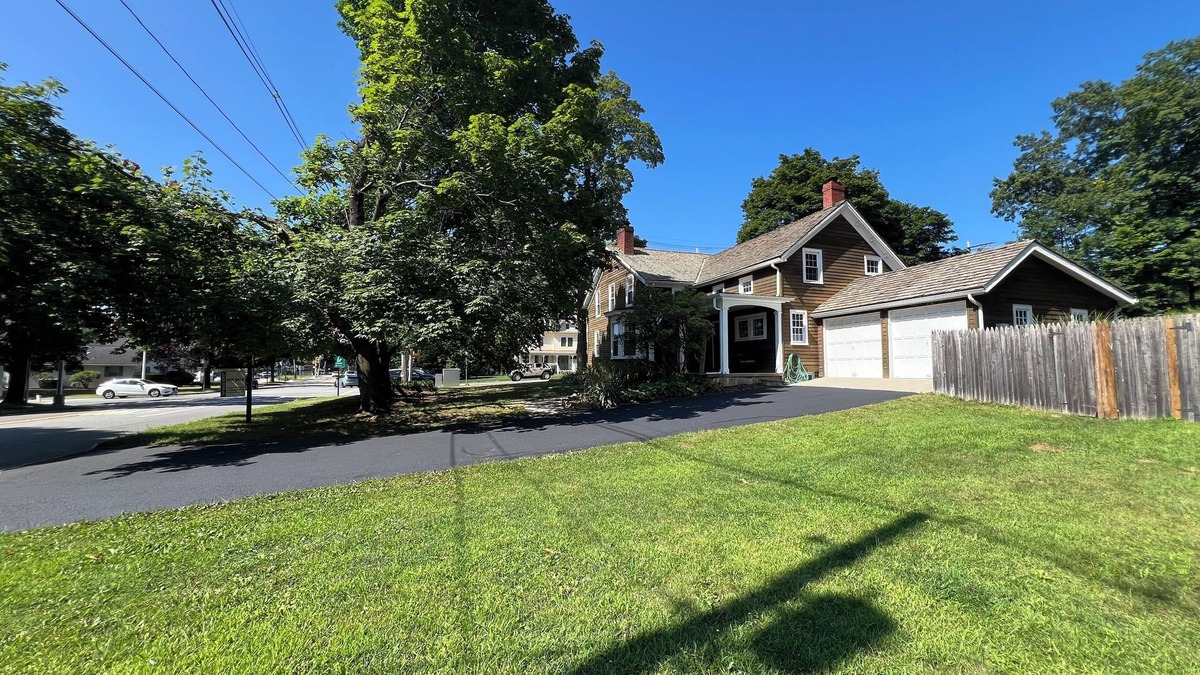 Kenvil House | Historic 5-bedroom house with beautiful back yard suitable for private events.