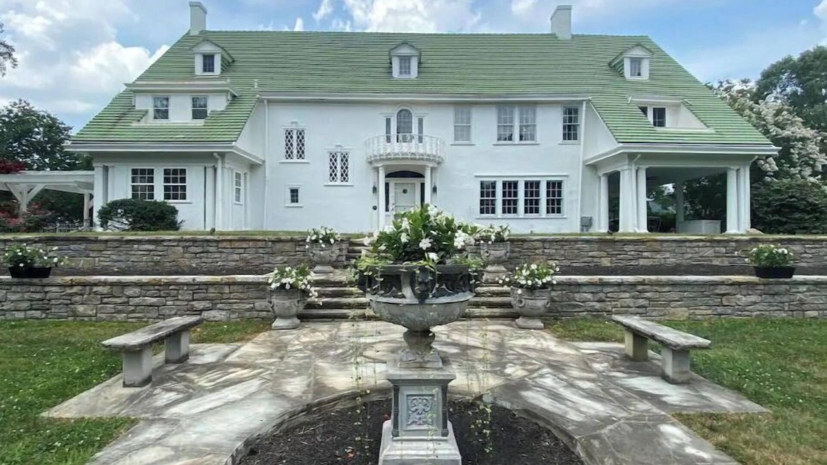 Carrollton House | Historic 5BR BnB w/Pool, River Views & Event Space