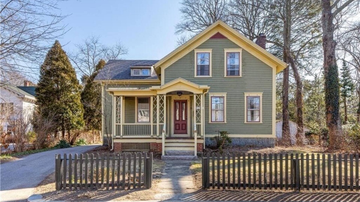 Kingston House | Historic 5BR Colonial - Peace & Tranquility Near Beaches, URI, and Newport!