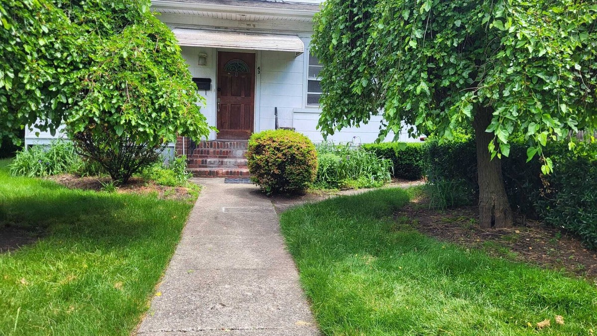 Montclair House | Historic 6-bedroom Retreat in Montclair,NJ- Perfect for Families & Groups!