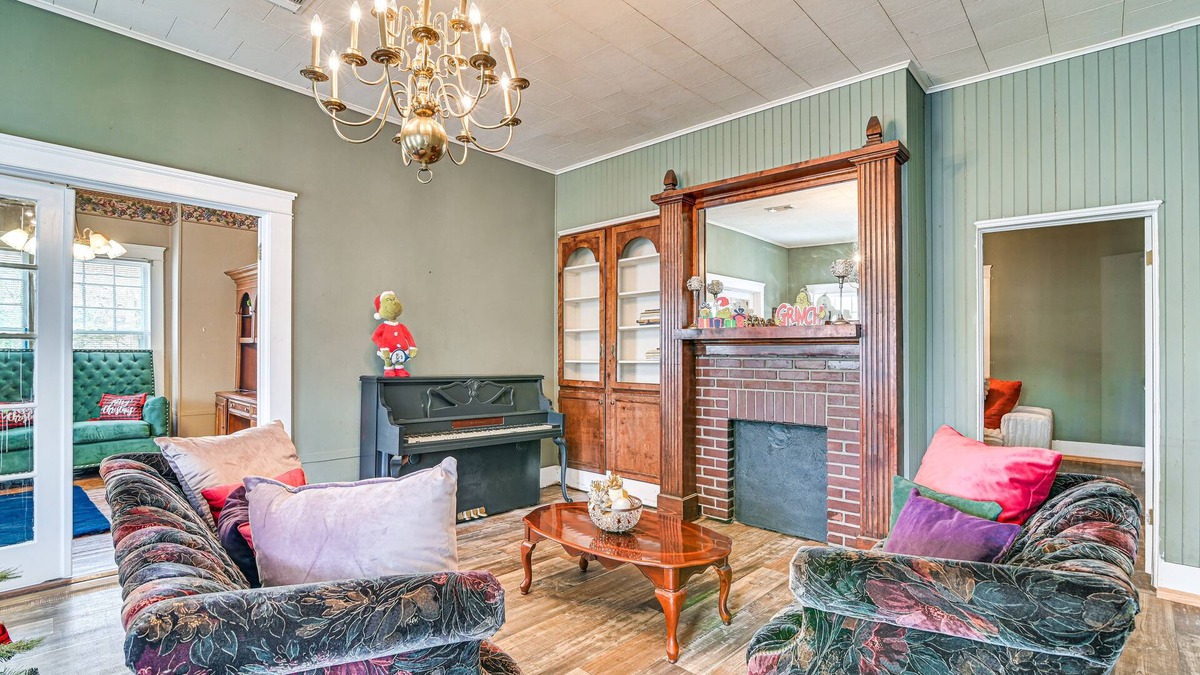 Aberdeen House | Historic Aberdeen Vacation Home w/Yard!