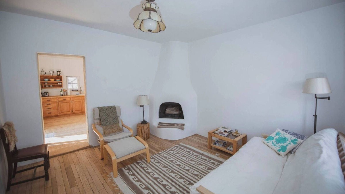 South Guadalupe Trail Cottage | Historic Adobe Home Near Rio Grande/Old Town/Zoo