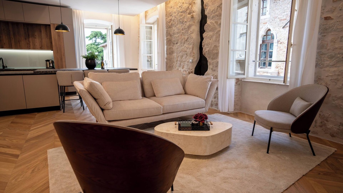 City Center Apartment | Historic Apartment, in pedestrian zone 50 mt from the sea.