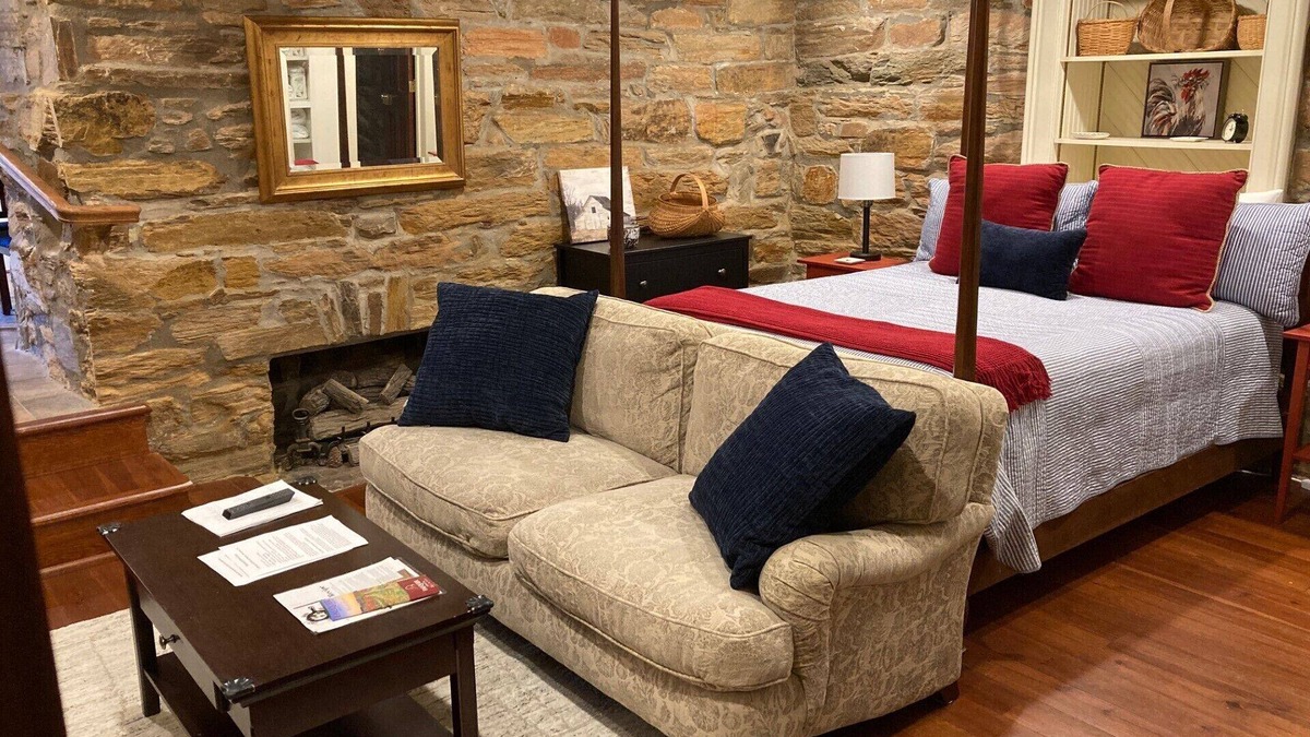 Warrenton Apartment | Historic apartment in Old Town Warrenton, Virginia