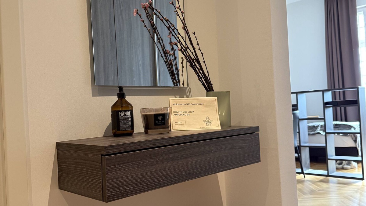 Schwere-Reiter-Straße Apartment | Historic apartment with a modern twist in the heart of Munich Schwabing