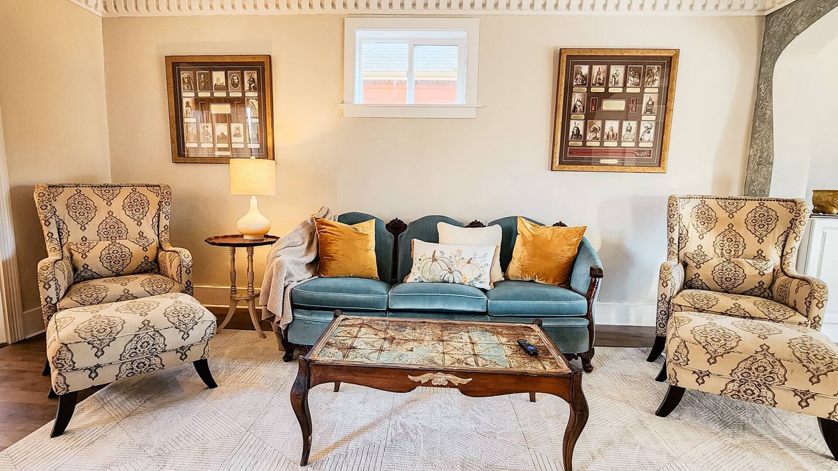 Great Falls House | Historic Art District Retreat
