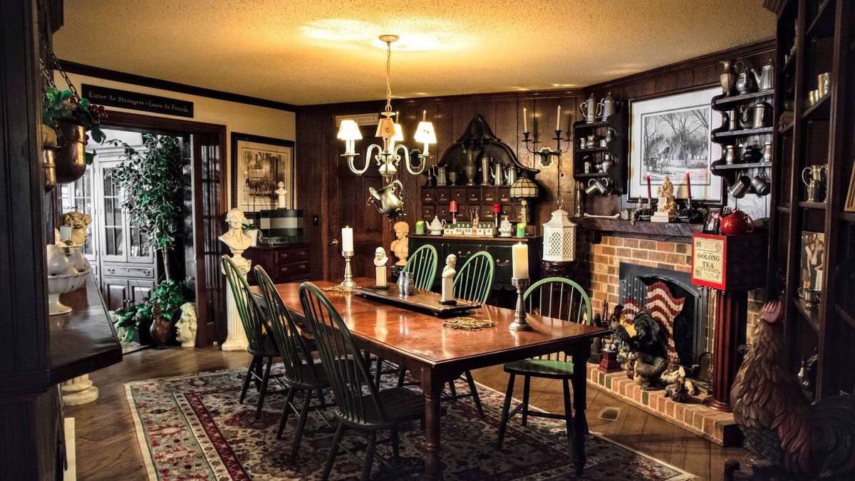 Williamsburg House | Historic B&B located walking distance to the Williamsburg and The College of W&M