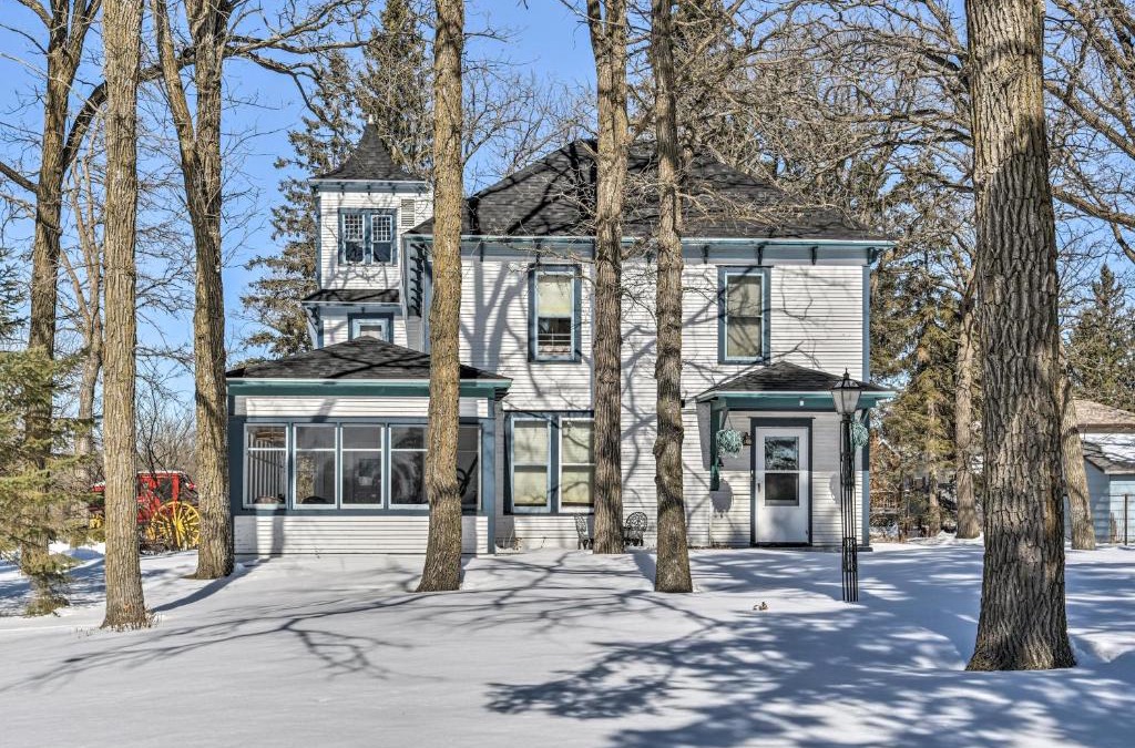 Backus House | Historic Backus Home, Steps to Pine Mountain Lake!