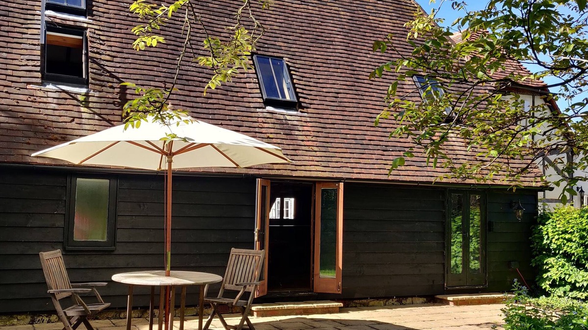 Granborough House | Historic barn in peaceful country village