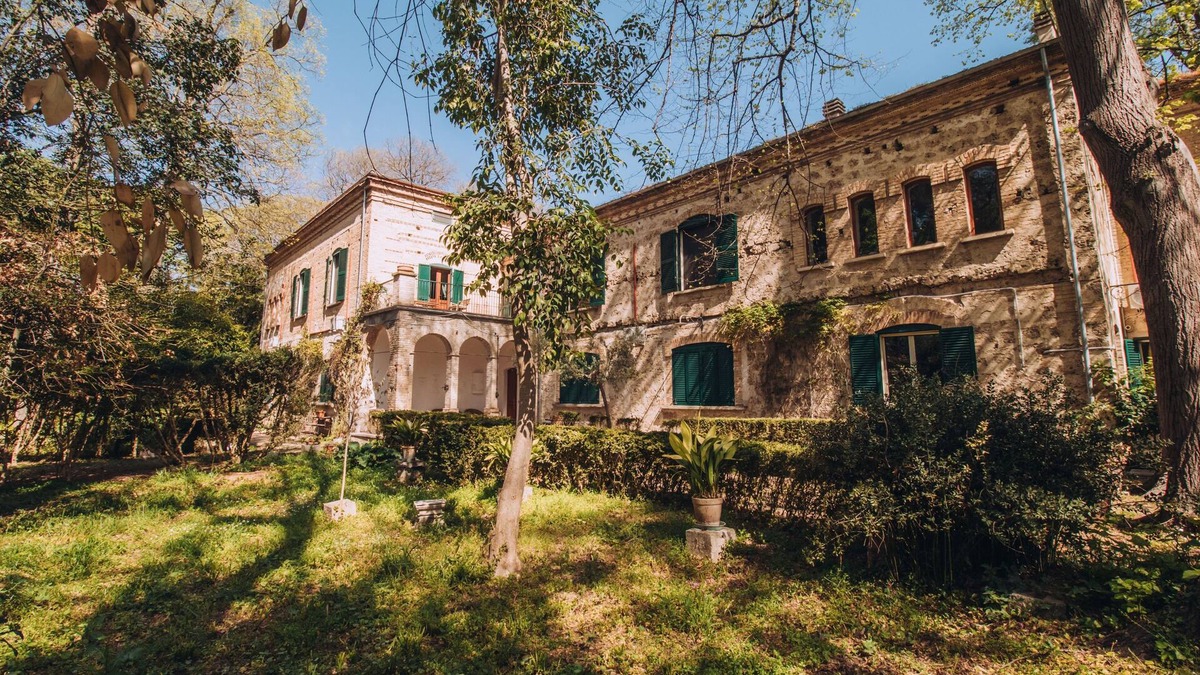 Bolognano House | Historic Baron's Estate in Amazing Abruzzo! Family-friendly. Pet-friendly.