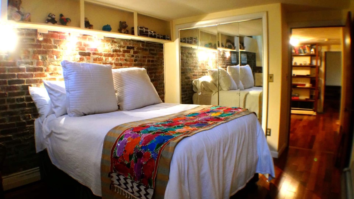 Beacon Hill Condo | Historic Beacon Hill Duplex -2 bed 1.5 bathrooms Condo -heart of Boston
