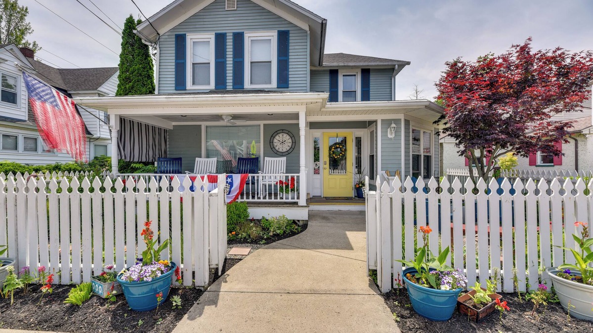 Bemus Point Apartment | Historic Bemus Point Studio w/Porch: Walk to Lake