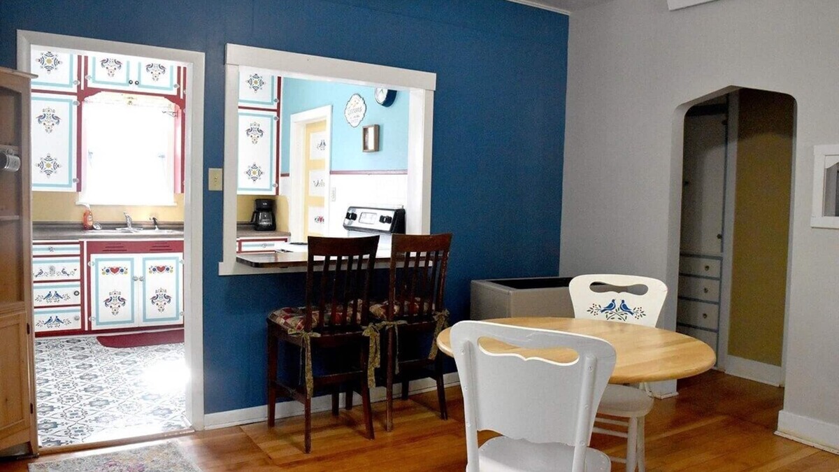 Wheatland House | Historic Bluebell. Entire House. 2Br Cozy but spacious