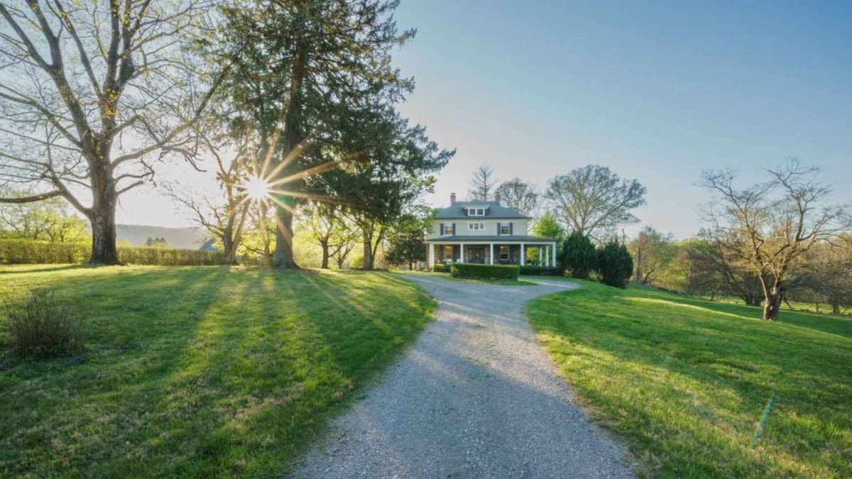 Bluemont House | Historic Bluemont Belle Estate
